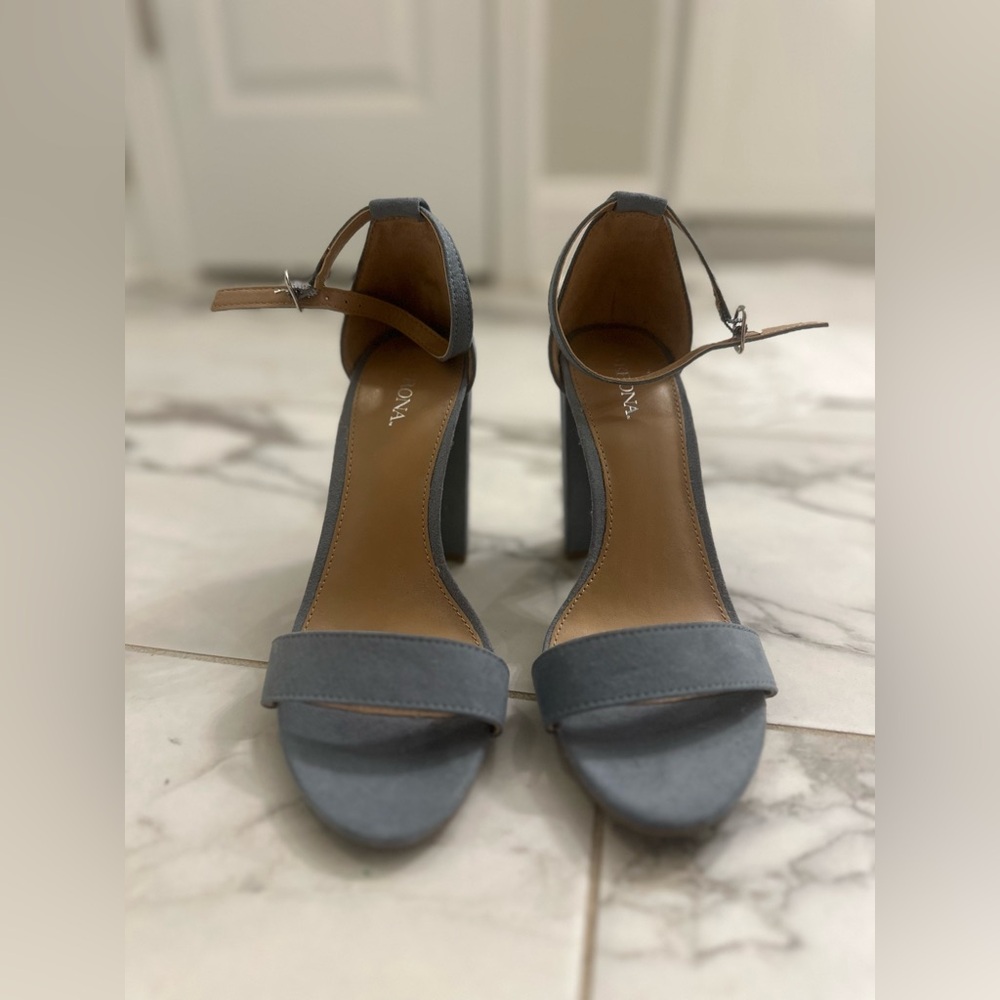 Brand new dusty blue heel
